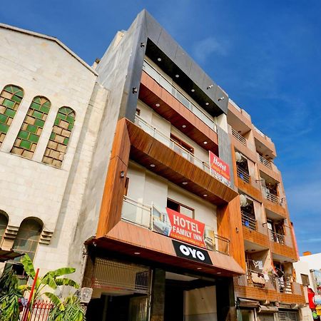 Hotel O Family Deluxe Új-Delhi Kültér fotó