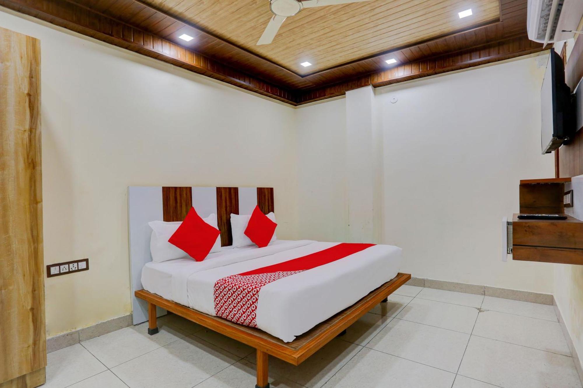 Hotel O Family Deluxe Új-Delhi Kültér fotó