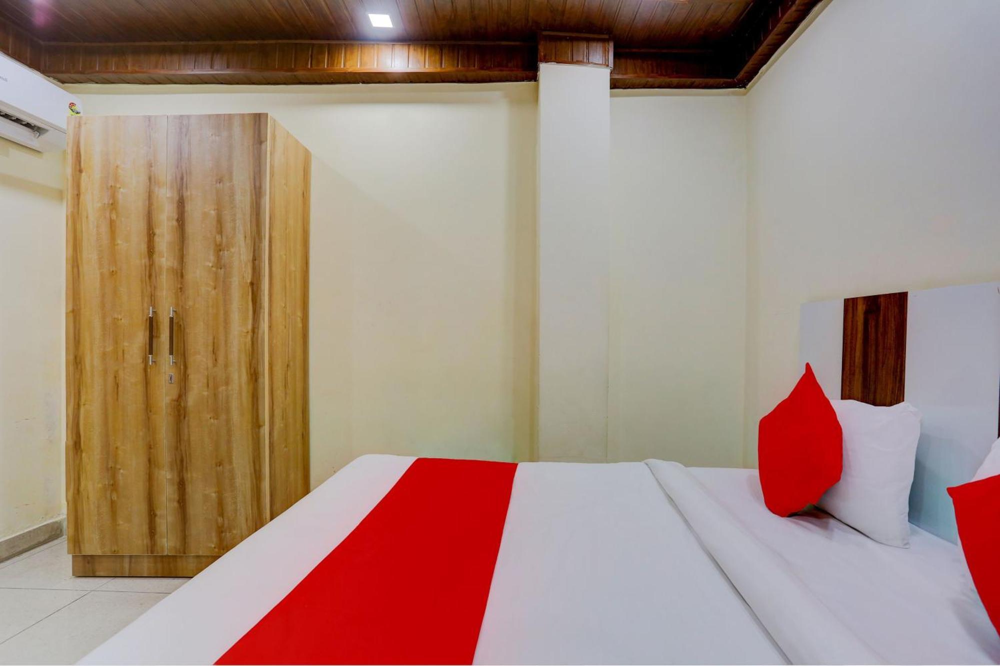 Hotel O Family Deluxe Új-Delhi Kültér fotó