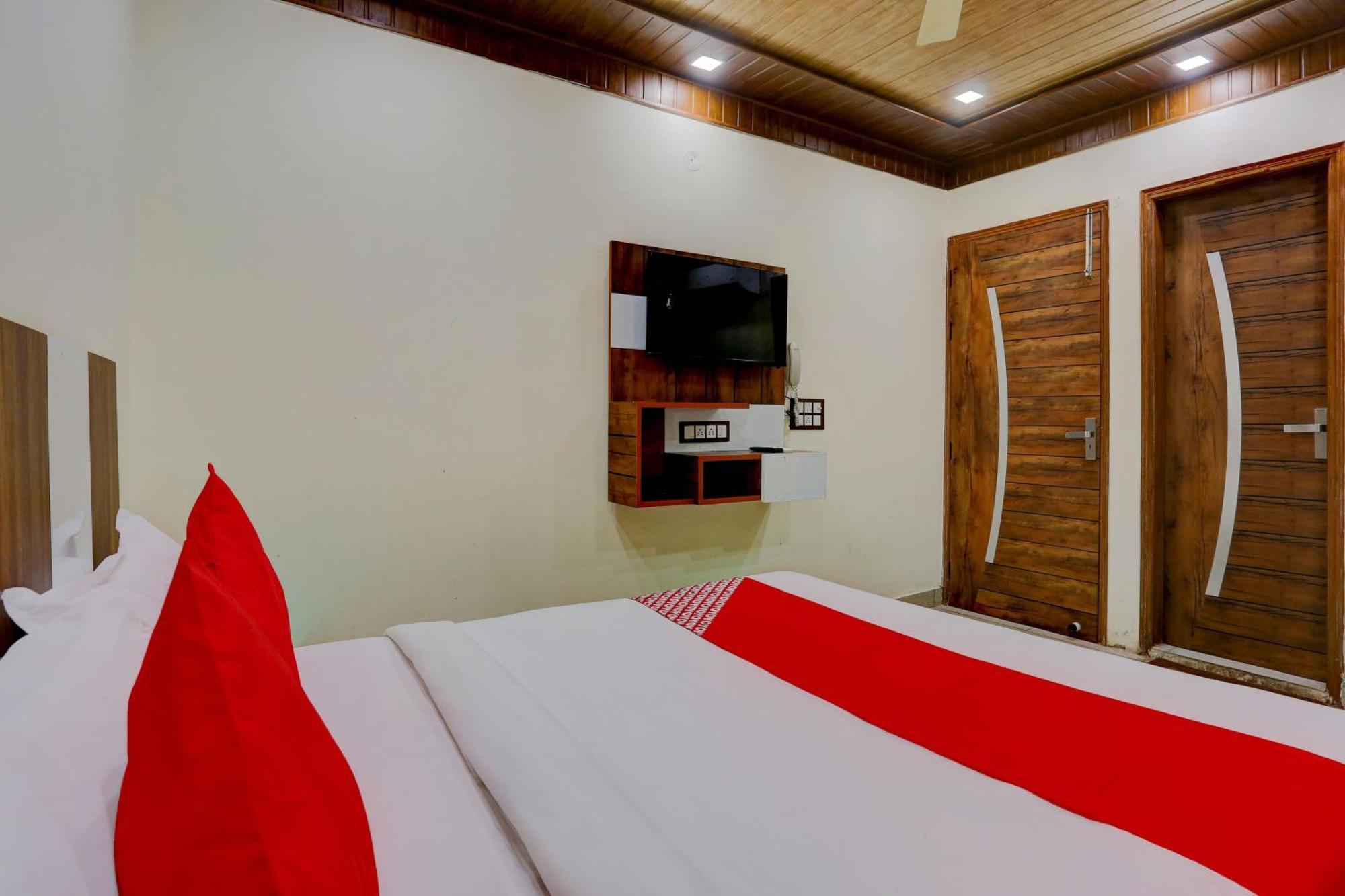 Hotel O Family Deluxe Új-Delhi Kültér fotó